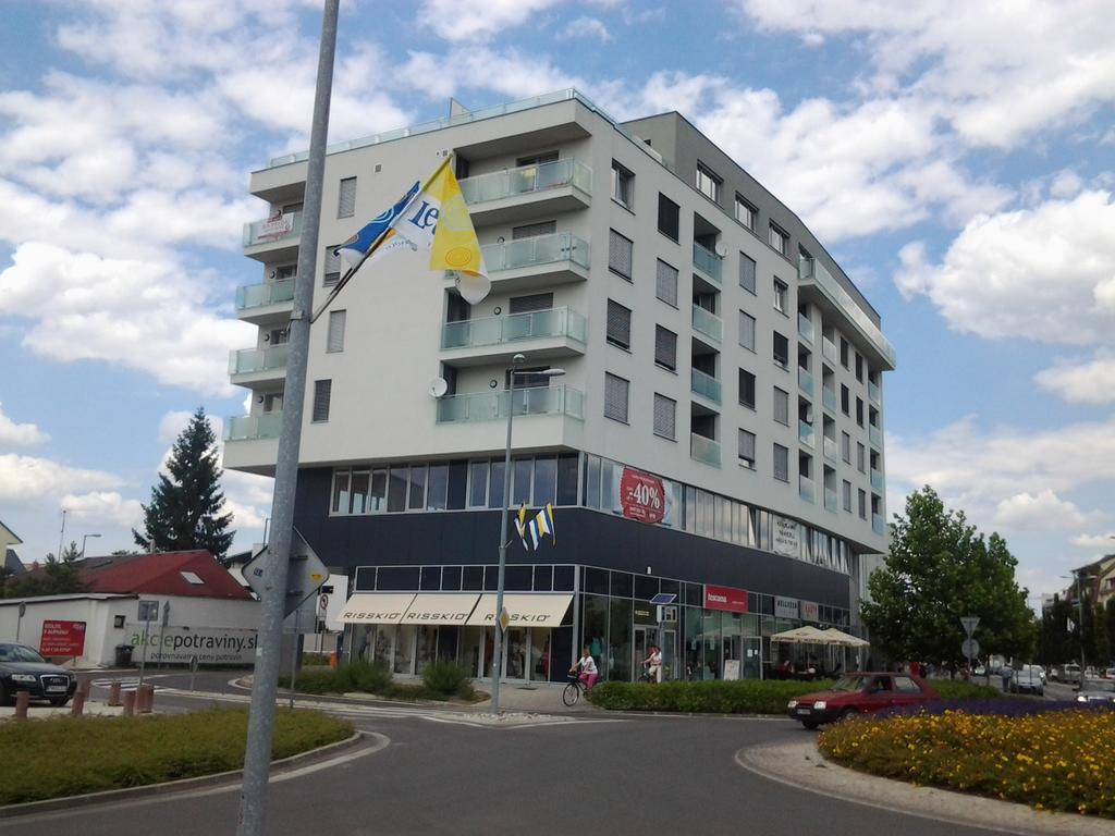 Apartman Halex Centrum City Aupark Piest'any Kamer foto