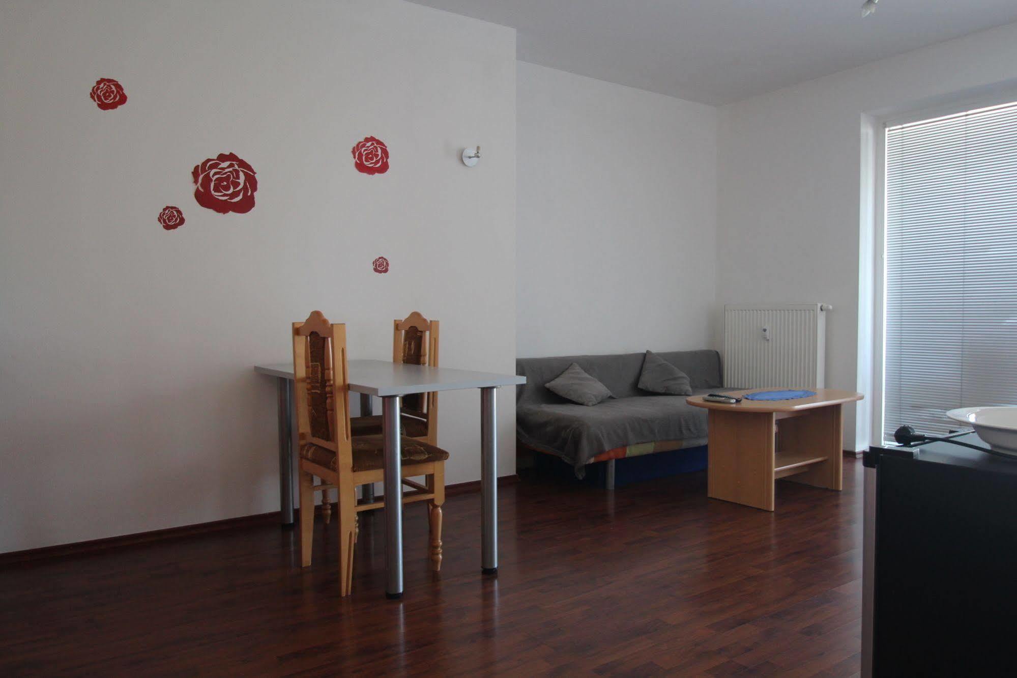 Apartman Halex Centrum City Aupark Piest'any Buitenkant foto